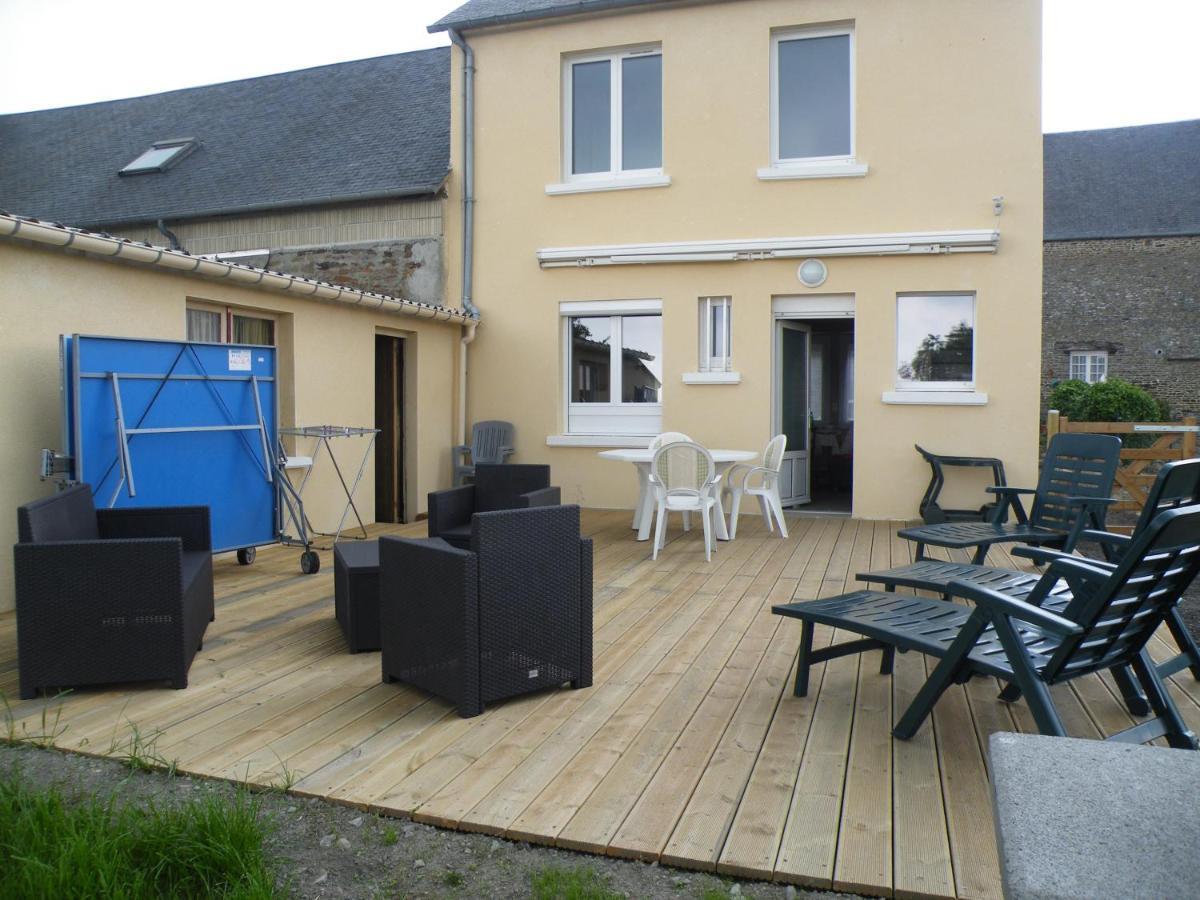 Maison Au Calme A 10 Minute Du Mont Saint Michel Courtils Exterior foto